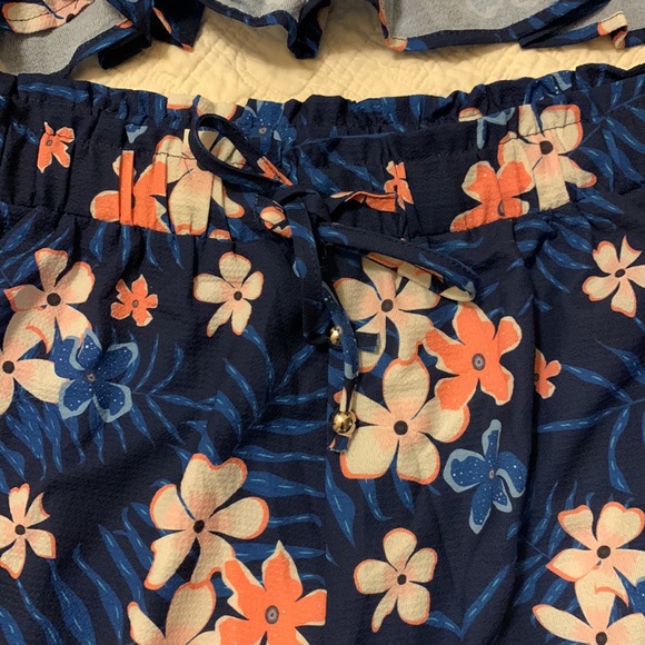 Blue/Floral Two Piece Set - Picture 3 of 3